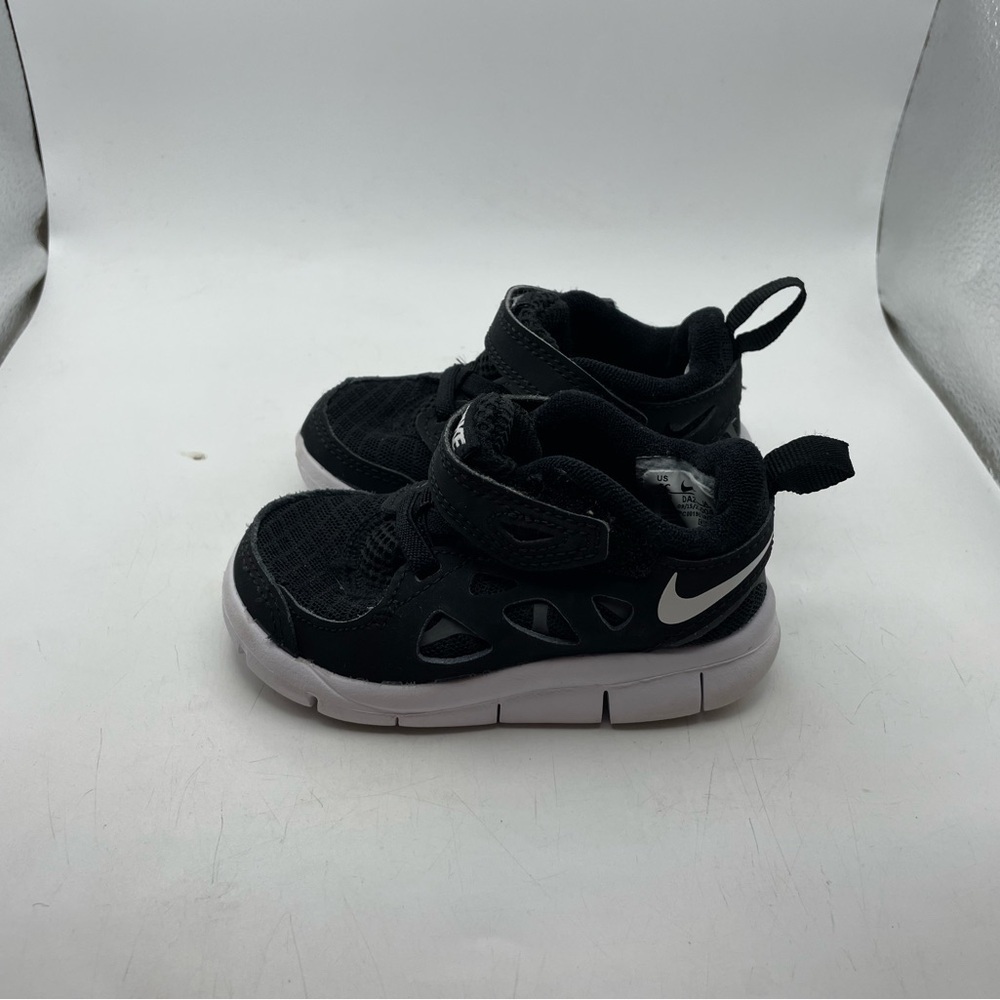 Nike Free Run 2 babies black suede sneakers size 5C